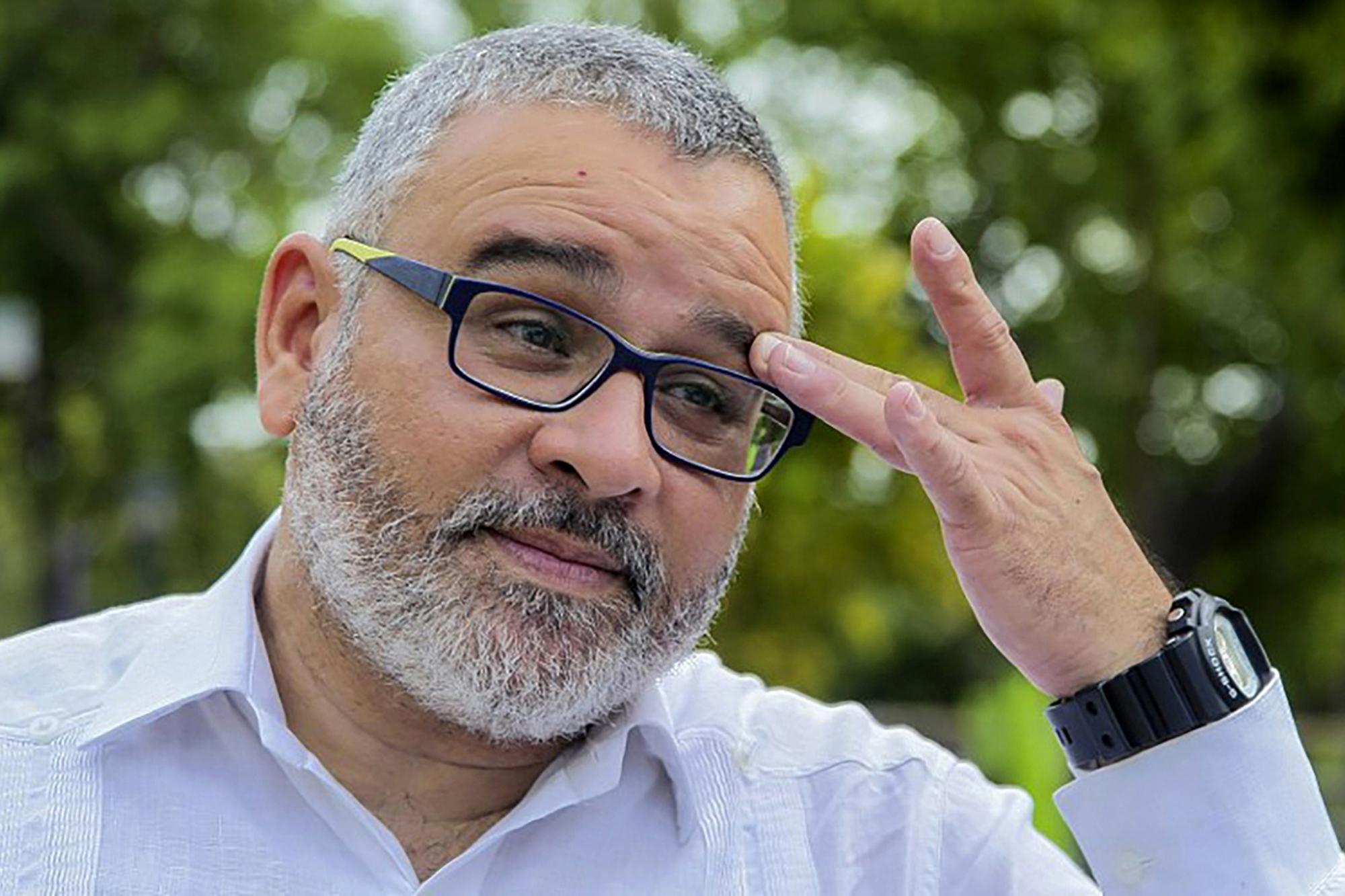 Prófugo Mauricio Funes evidencia su ignorancia en gramática al intentar criticar al Gobierno profugo-mauricio-funes-evidencia-su-ignorancia-en-gramatica-al-intentar-criticar-al-gobierno